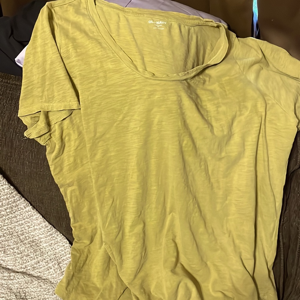 Old navy tshirt